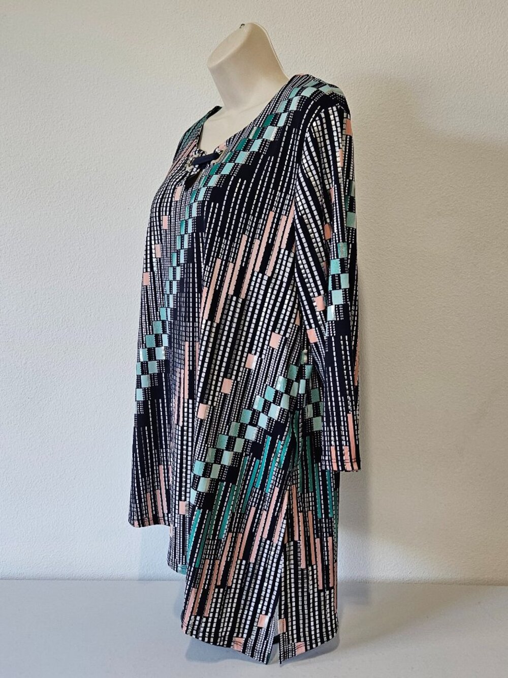 JM Collection Geometric Asymmetrical Tunic Blouse - Picture 4 of 9